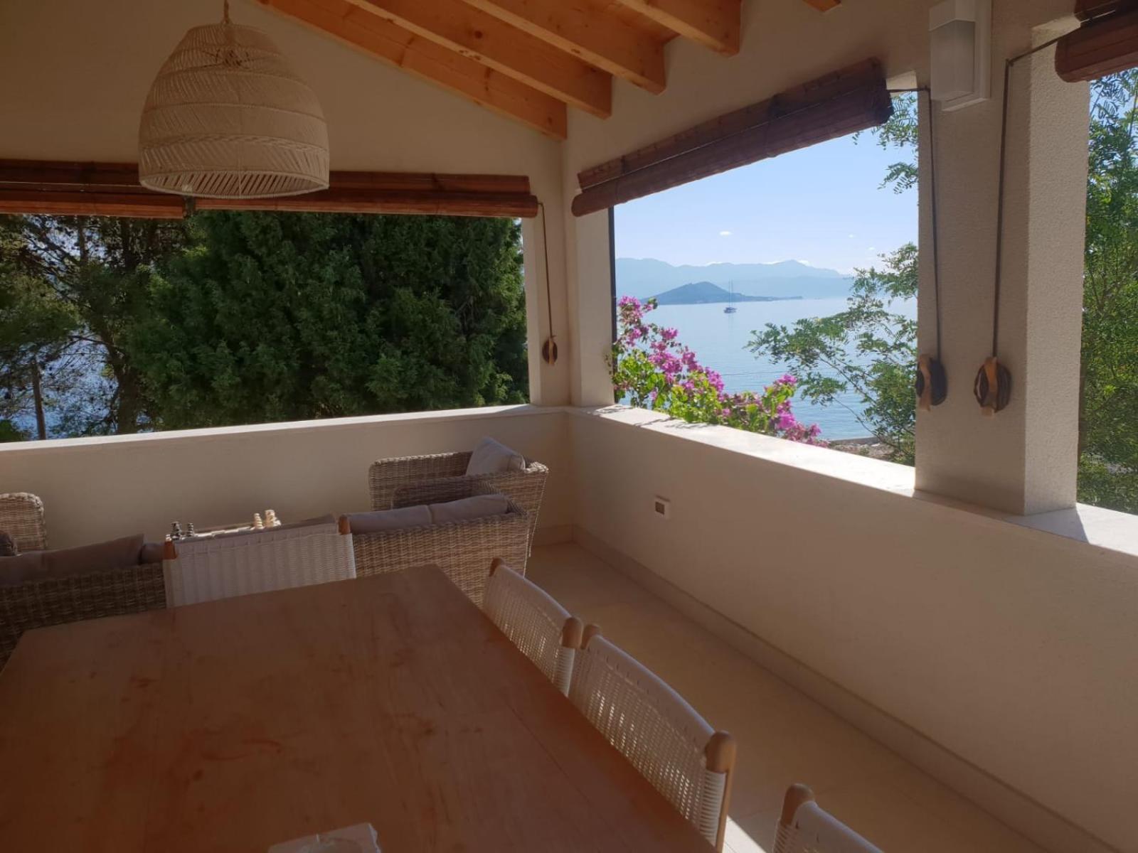 Luxury Family Beach Front Villa - Sunday Beach House Slatine Zewnętrze zdjęcie
