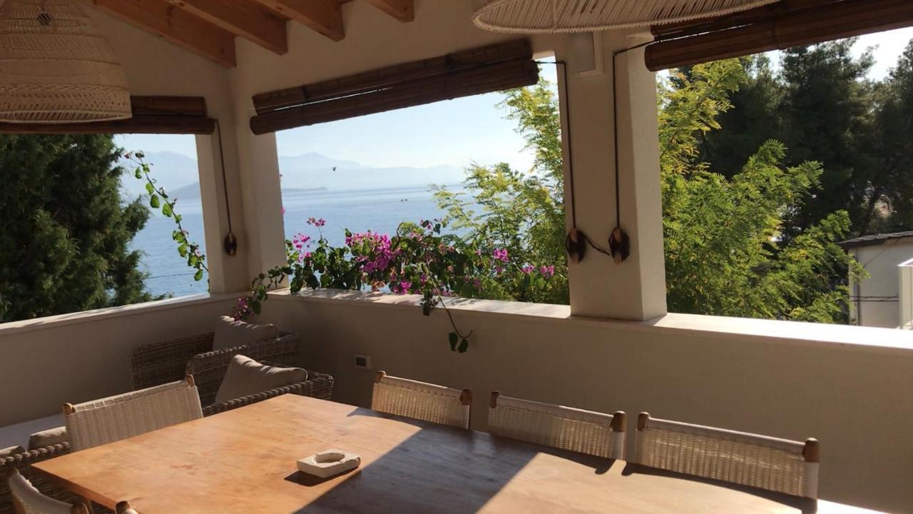 Luxury Family Beach Front Villa - Sunday Beach House Slatine Zewnętrze zdjęcie